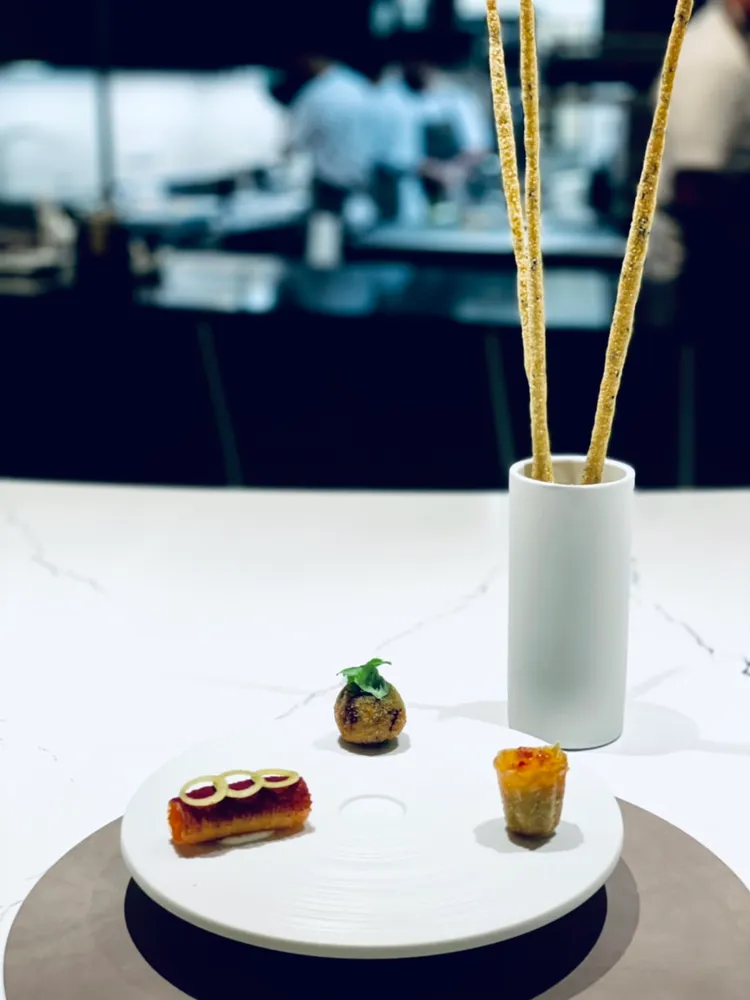 開胃小點與Grissini長棍玉米棒。曾仲葳攝