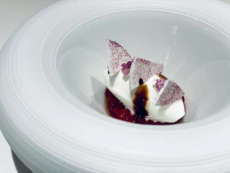 GELATO「優格、草莓、陳年巴薩米克醋」。曾仲葳攝