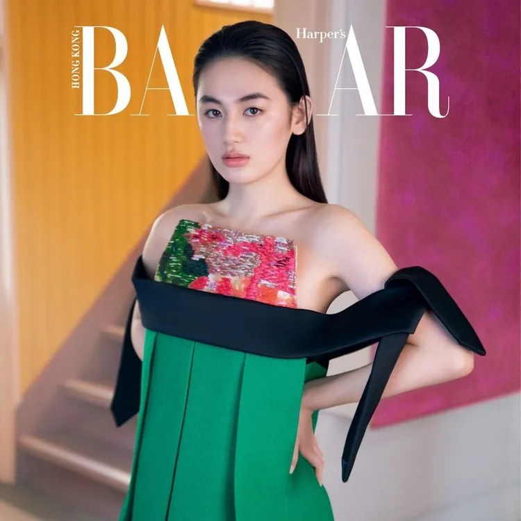 八木莉可子穿著LOUIS VUITTON春夏露肩洋裝。翻攝harpersbazaarhk IG