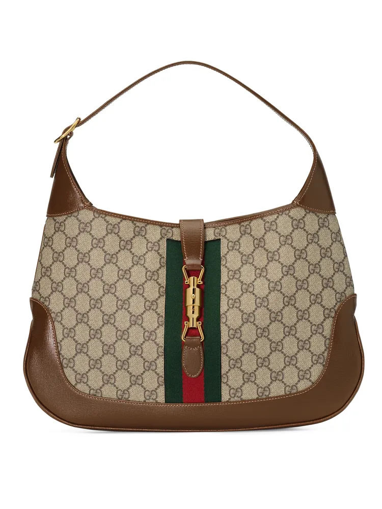 GUCCI Jackie 1961經典logo帆布中型肩背包，9萬4600元。品牌提供