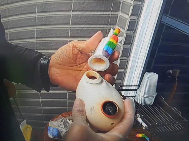 鄧男將毒品擺在獨角馬飾品內。新莊警分局提供