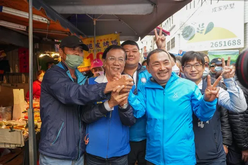 侯友宜曾遭林明溱嗆「還陪笑掃街」 民進黨搖頭:難為他了