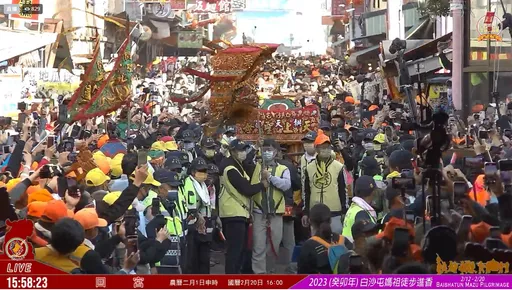 進喔、進喔！白沙屯媽祖回鑾拱天宮　數萬香燈腳夾道歡呼