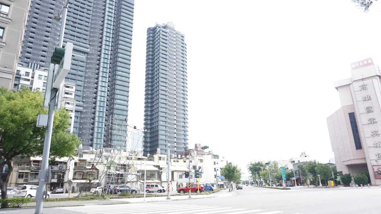 高雄最貴豪宅為2012年亞洲新灣區「國硯」所創下,每坪最高68.66萬元。葉家銘攝