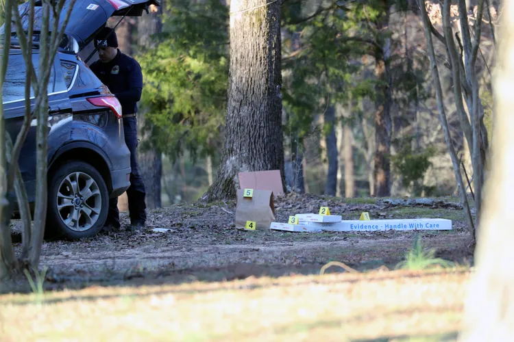 現場採集的證物。美聯社