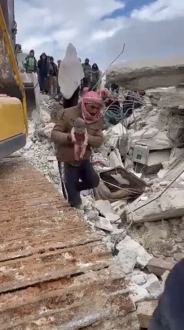 翻攝推特@Talhaofficial01