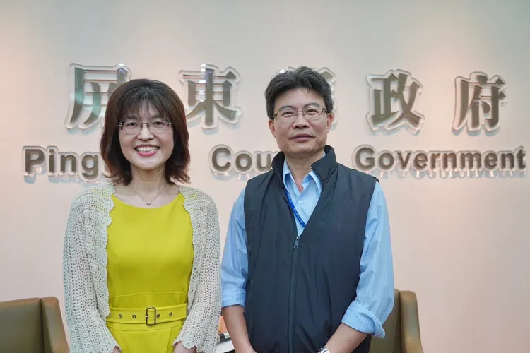 原長期照護管理中心主任田禮芳(右)擔任長照處副處長。縣府提供