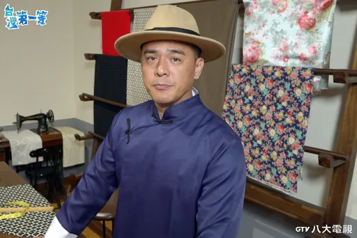 竇智孔漫遊迪化街 花六位數把長頸鹿帶回家