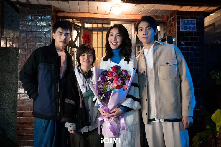 導演林冠慧（左二）親自曝光曾敬驊（左）的角色設定，右起為彭千祐、楊謹華。愛奇藝國際站提供