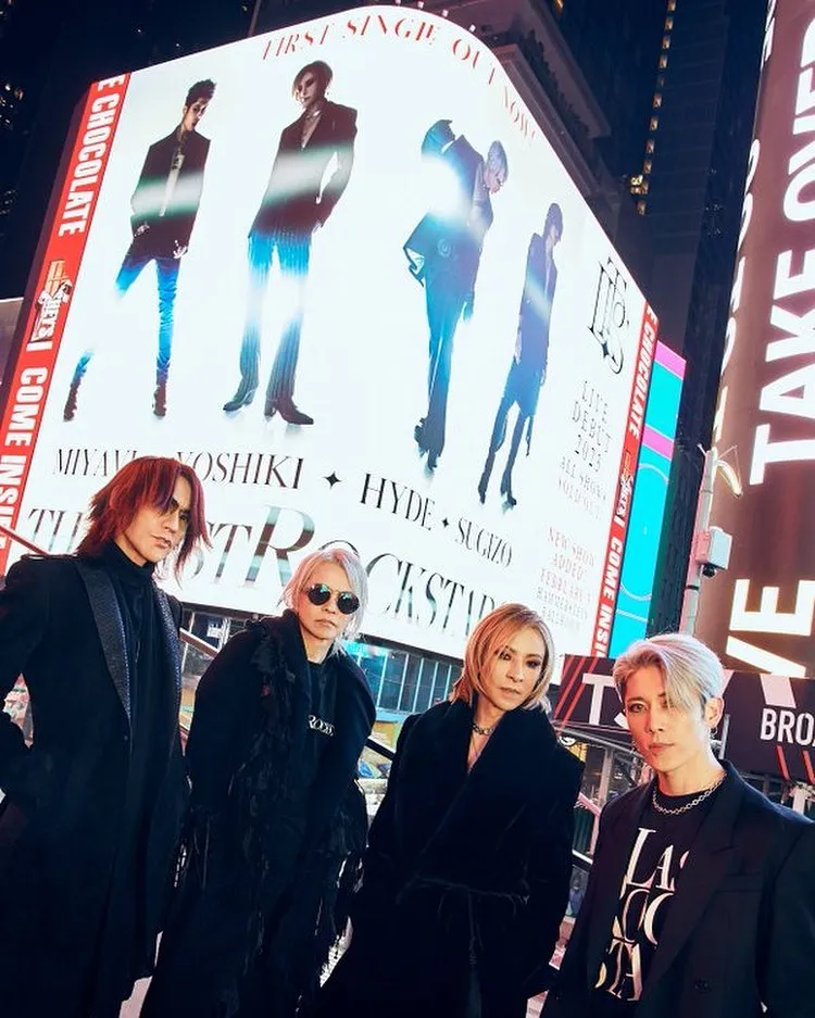 YOSHIKI（右2）與「月之海」吉他手SUGIZO（左1）、「彩虹樂團」主唱HYDE（左2）及吉他手MIYAVI，組成號稱搖滾界「復仇者聯盟」的新樂團「THE LAST ROCKSTARS」。翻攝thelastrockstars IG