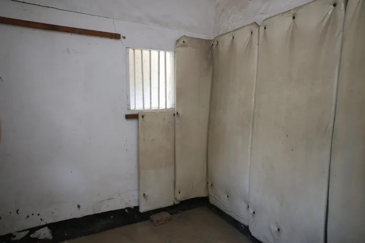 海軍明德班時期的禁閉室。高市府提供