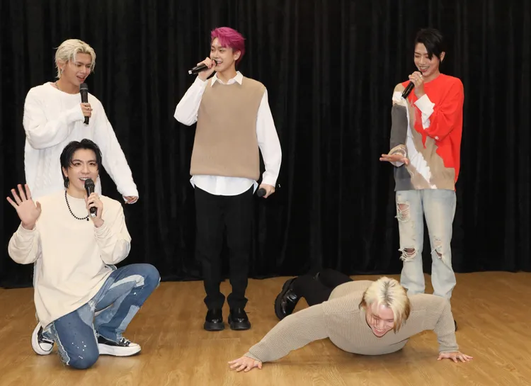 ALL IN 5為了開唱「禁慾」，練歌向天后蔡依林致敬。鄭孟晃攝