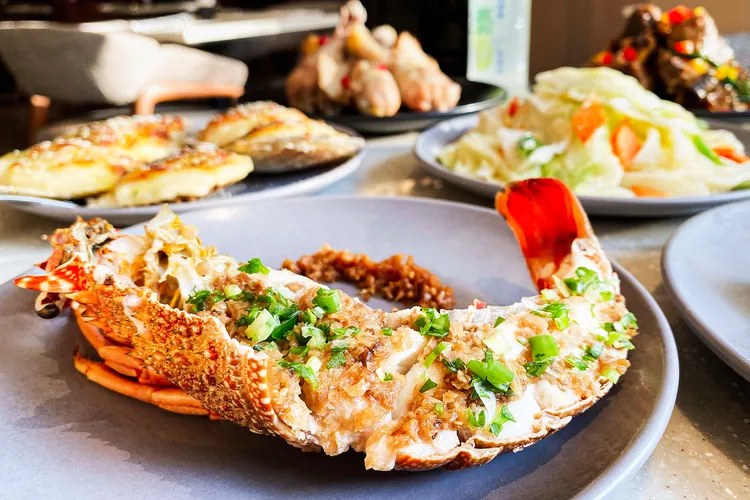 2/28前至MJ Kitchen用餐，再贈半隻龍蝦。業者提供