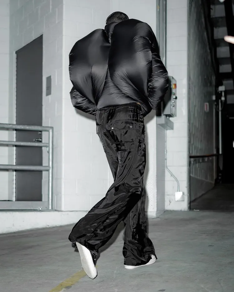 庫茲馬自備安全氣囊。  翻攝kuz IG