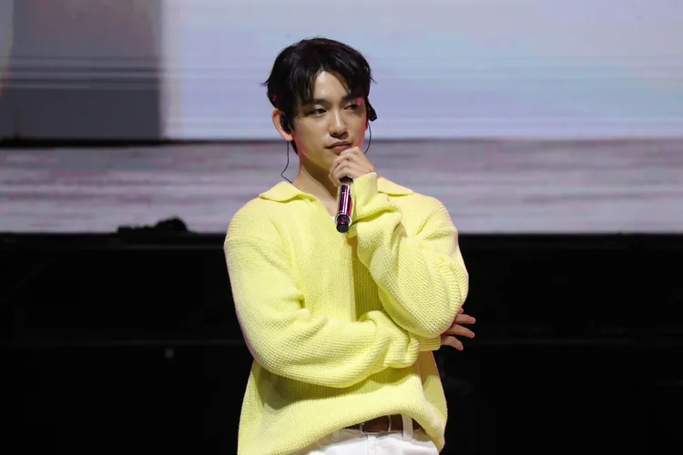 珍榮模仿起《關於我和鬼變成家人的那件事》林柏宏的經典台詞「不敢相信」。HALO Company /希林國際提供