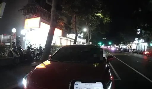 詐欺犯還敢違規　一時爽停公車格讓他身分曝光