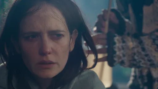 法國龐德女郎遭南洋邪術纏身　《巫母》正牌薩滿坐鎮片場嚴禁念咒太大聲