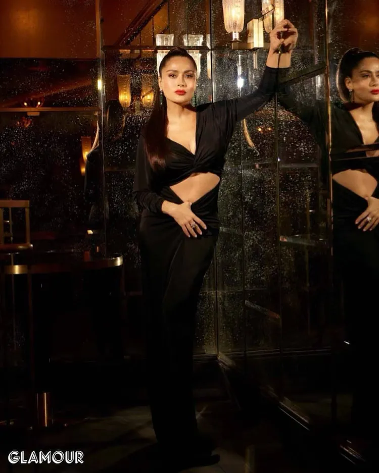 莎瑪海耶克身材穠纖有致且容貌豔麗，充滿性感女性風情。翻攝salmahayek IG