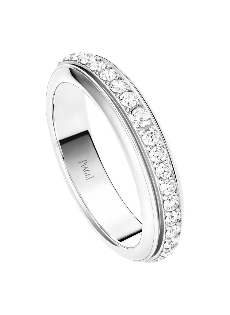 Possession系列18K白金鑽石戒指，20萬1000元。品牌提供