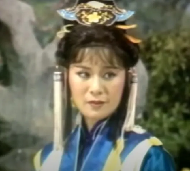 葉青難得扮小旦，也是明眸皓齒。翻攝YT