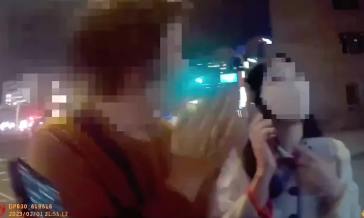 車女母親聽到找回皮夾當場拍手。翻攝畫面