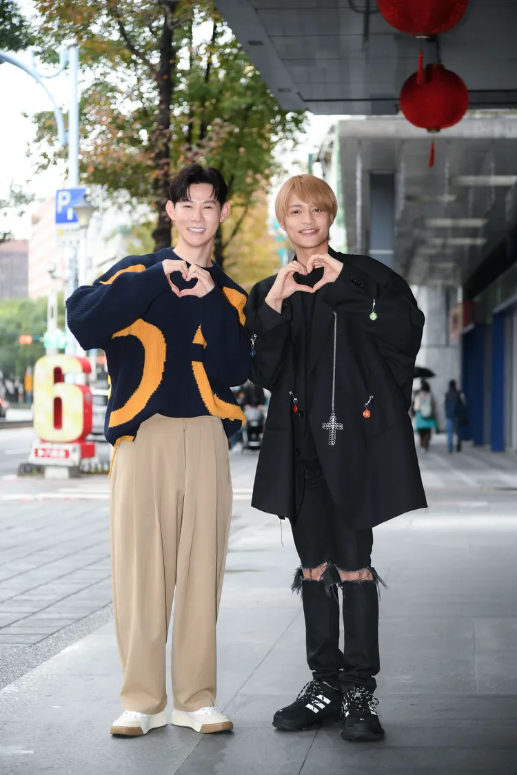 夏和熙(左)和中間淳太合作新節目。三立提供