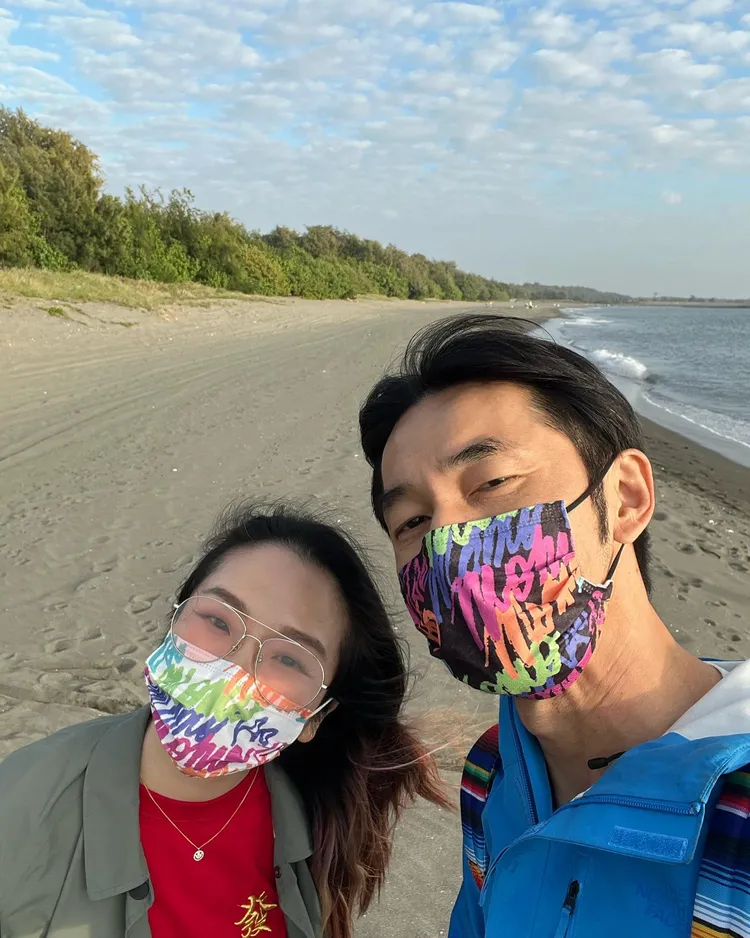 陶晶瑩和李李仁結婚17年感情依舊甜蜜。翻攝自陶晶瑩臉書