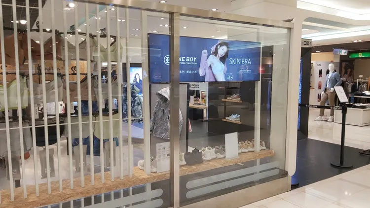 ONE BOY在百貨設專櫃。莊宗達攝
