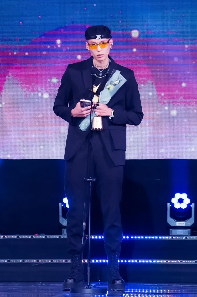 杜威身兼多重身分。