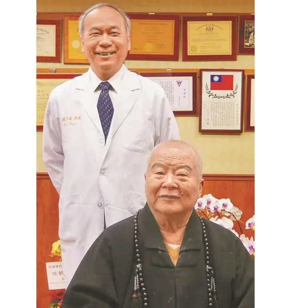 高雄長庚醫院組醫療團照顧星雲大師健康，並由換肝權威陳肇隆擔任召集人。讀者提供