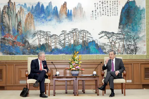 王毅將出訪法、義、匈、俄　傳將與日外相交談