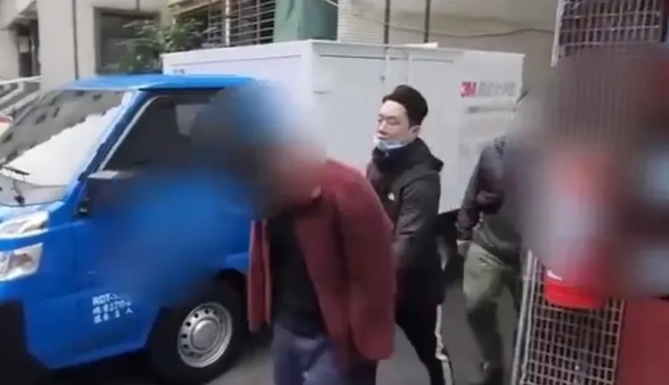 康嫌體格精壯又習有泰拳，竟用在強奪財物犯罪。翻攝畫面