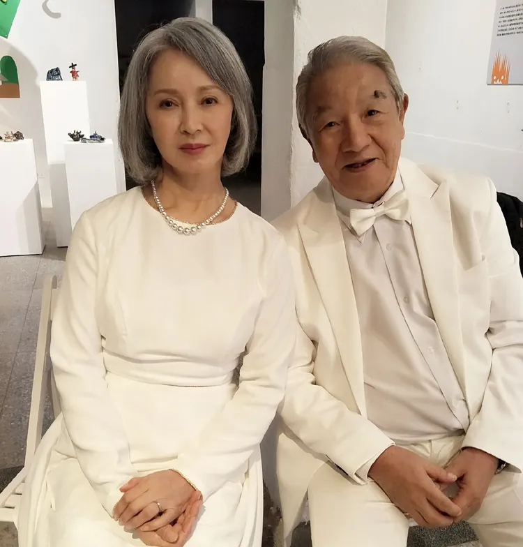 李璇（左）和丁強結婚52年。亞凰國際娛樂提供