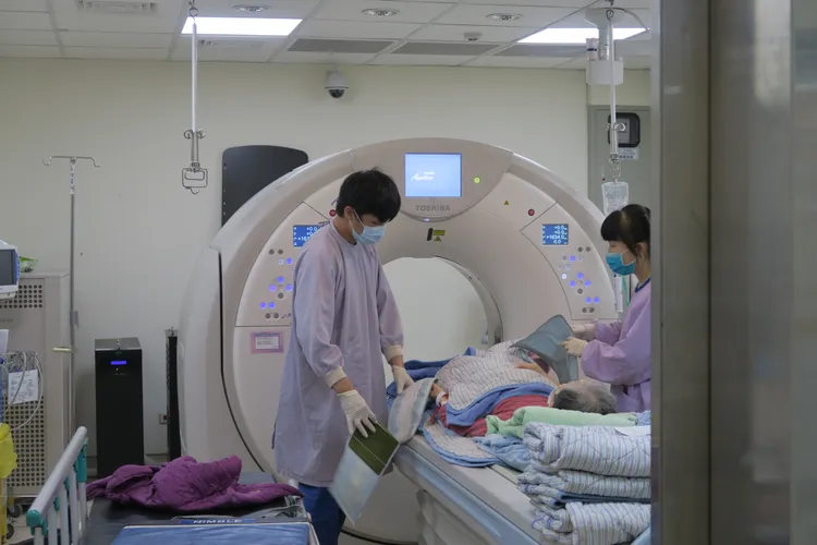 院方緊急安排電腦斷層掃描，排除中風、腦出血等狀況。彰化醫院提供