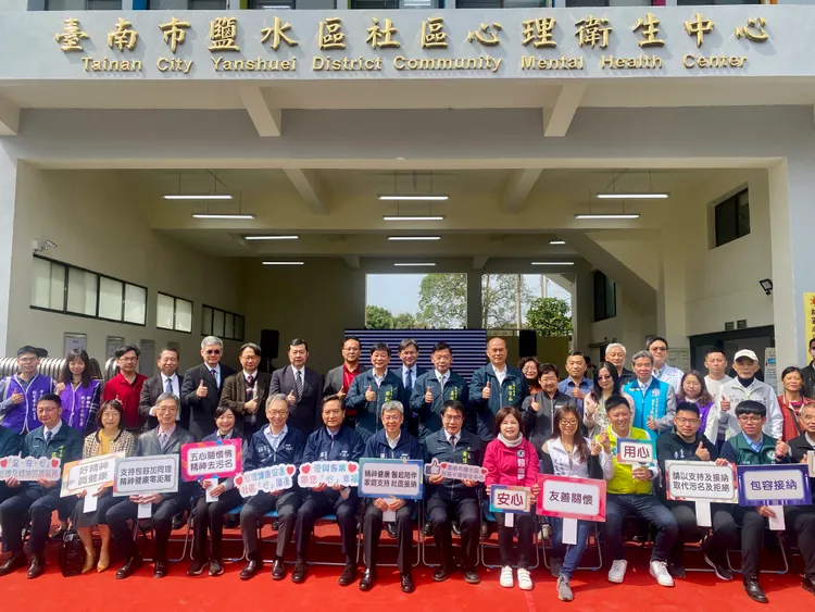 陳建仁率部會首長前往台南視察。王志弘攝