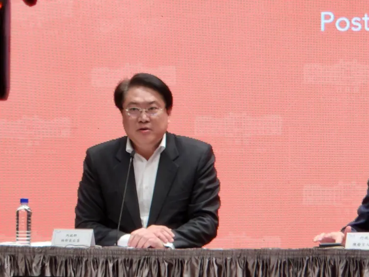 林右昌強調房貸補貼排富，並非鼓勵民眾購屋。施智齡攝