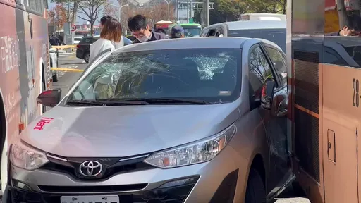 台中男躲追捕衝撞大客車 警開10槍逮人!公車乘客嚇到全趴下