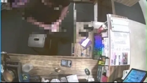 一手煮麵一手幹壞事　影片曝光！佛心老闆痛心報警逮內賊