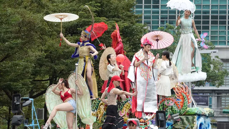 2023年台灣燈會踩街遊行今日下午熱鬧登場。莊宗達攝