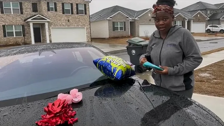 女兒對於媽媽給的錢太少也有怨言。翻攝自TikTok