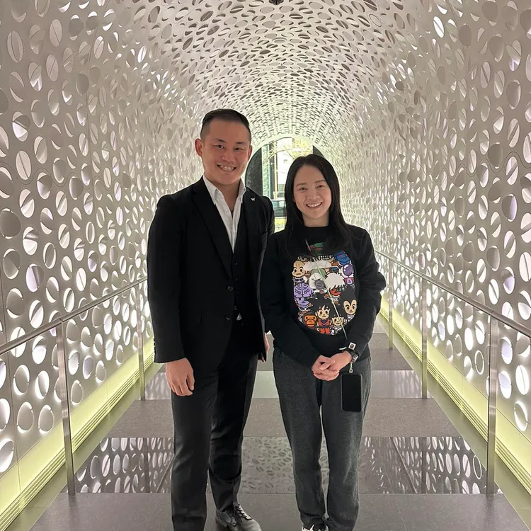 女星曾寶儀今年過50歲生日，特別飛到日本大阪豪奢酒店過生日，還體驗環球影城VIP行程，讓她相當難忘。翻攝《曾寶儀 Bowie》的粉絲頁