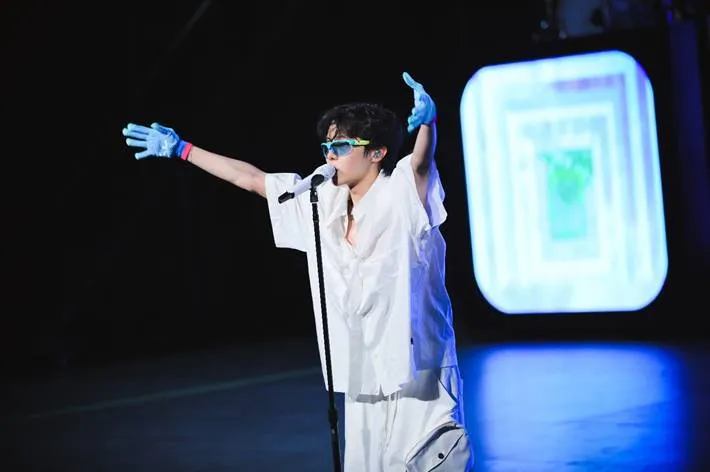 J-HOPE推出紀錄片《J-HOPE IN THE BOX》。Disney+提供