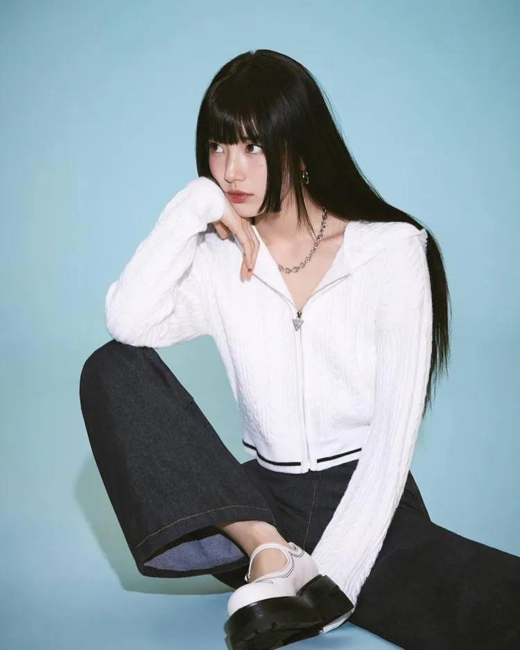 秀智拍攝GUESS 2023春夏形象照，粉絲讚「美翻了」。翻攝skuukzky IG