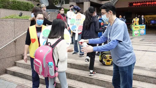 遲來的公平!代理教師可領12個月薪 北市加碼採計「年資」調薪