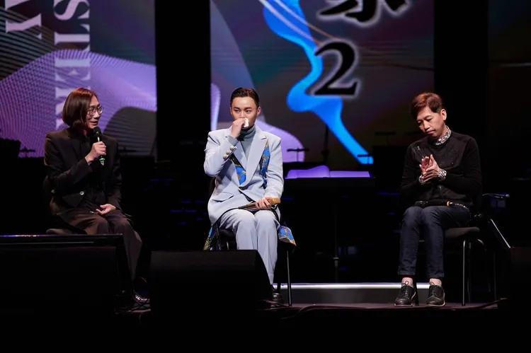 許富凱談到父親忍不住落淚。衛武營提供