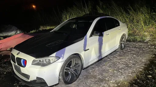 花莲男开赃车拒检警开枪　流弹波及女友受伤！他竟丢包自己落跑