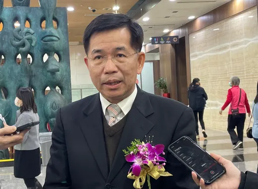 ChatGPT炎上!校園恐掀「代寫潮」 教長:要訂好規範防負面影響