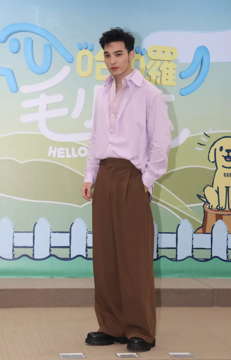 黃偉晉自爆幫狗狗指甲剪到流血。