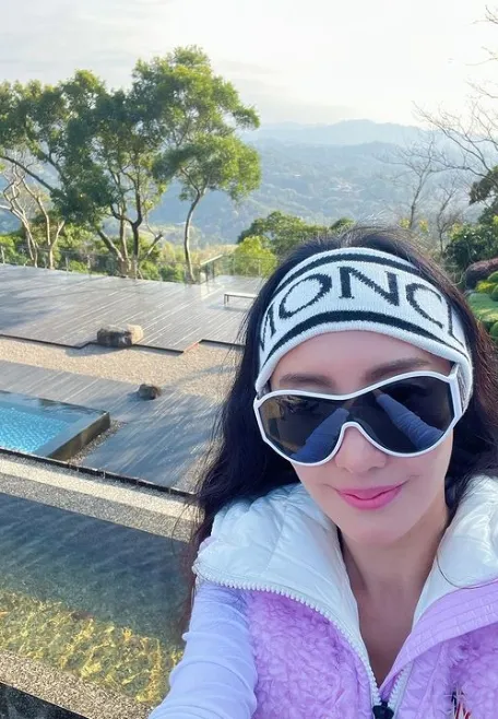 關穎美景自拍照。翻攝自關穎IG