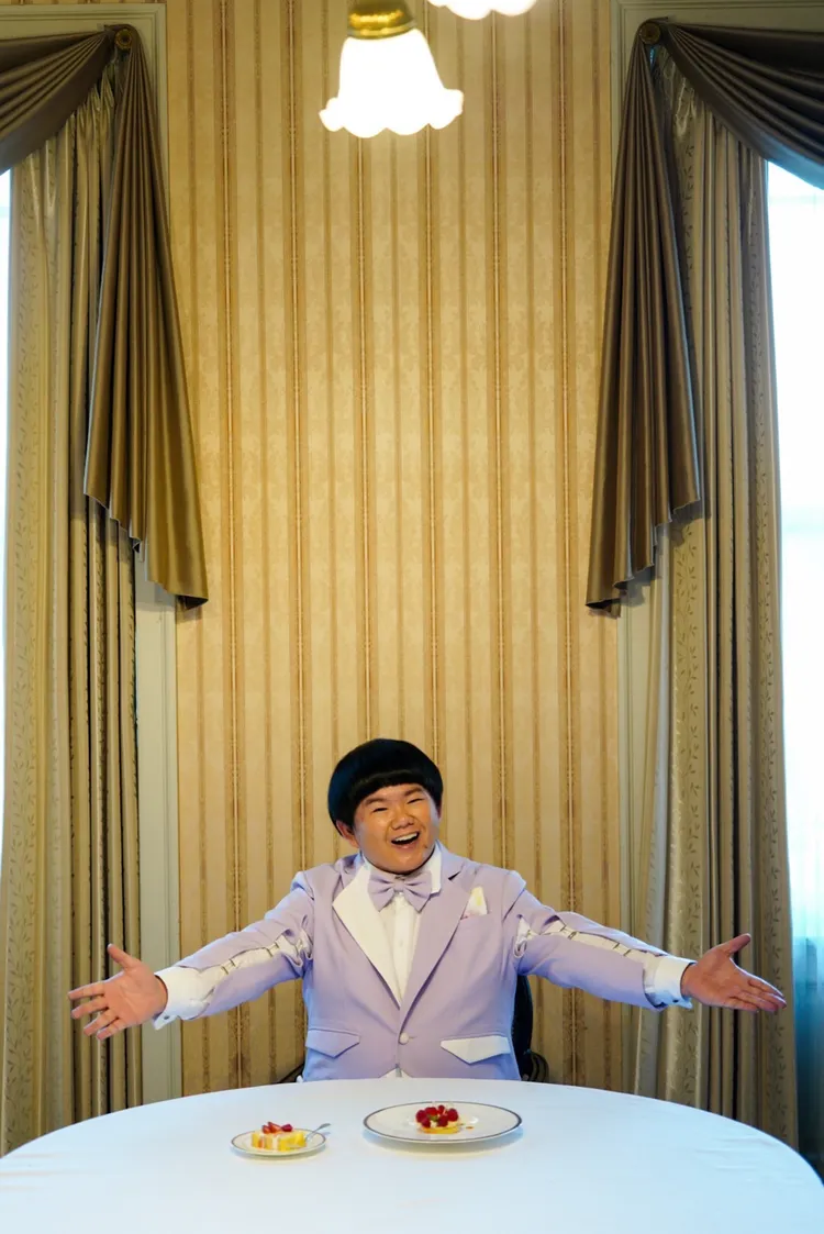 小胖登台前的休息室也很美。